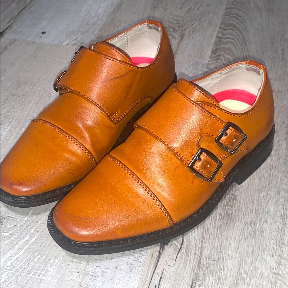 Dress shoes